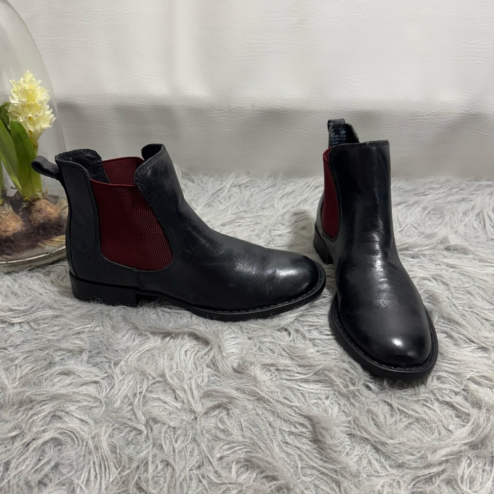 Born ankle boots